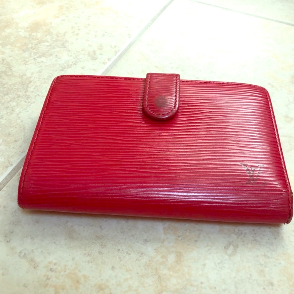 Authentic LV Viennois red leather kisslock bifold.